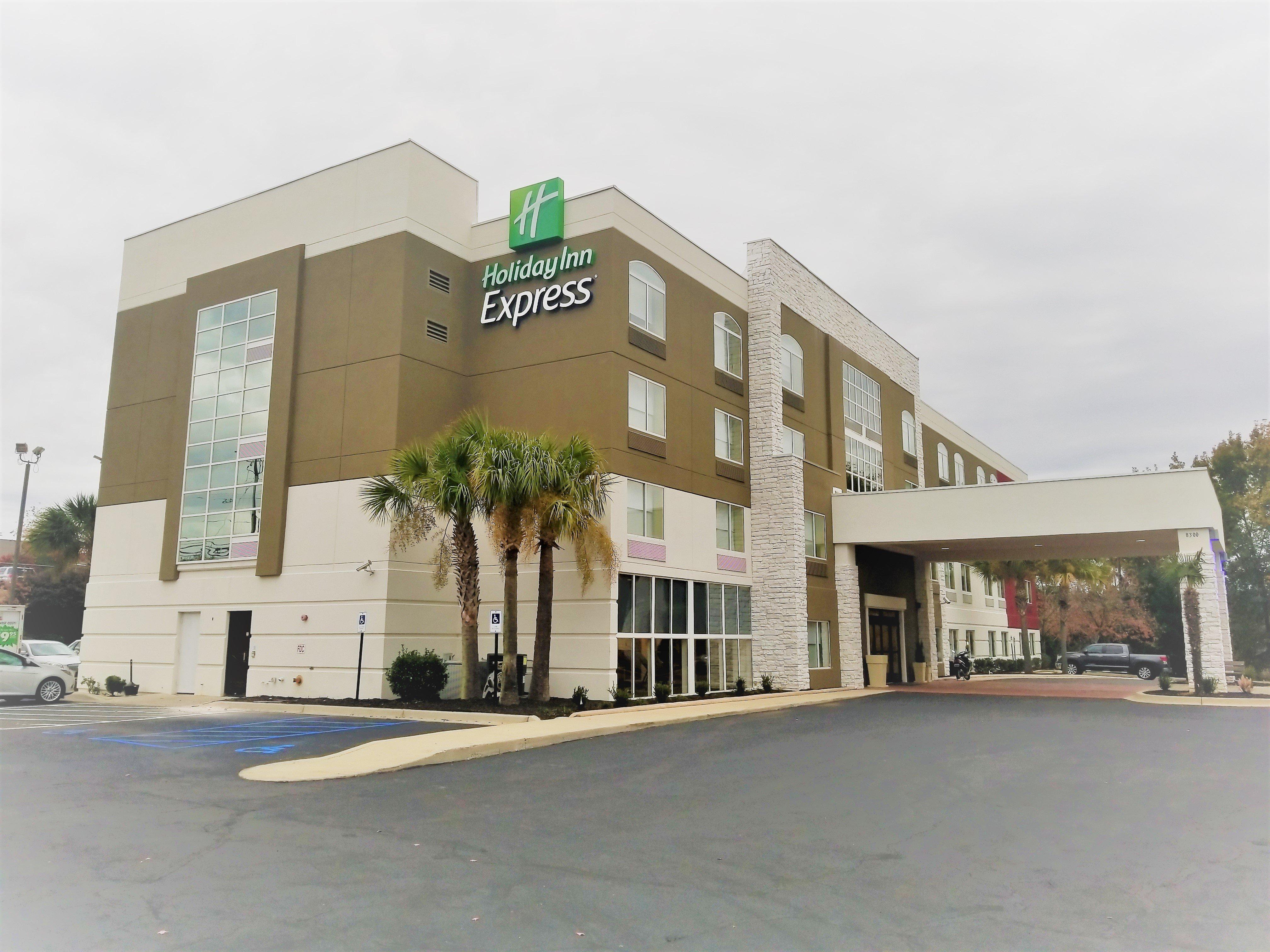 Holiday Inn Express Columbia Ne - Fort Jackson Exteriör bild